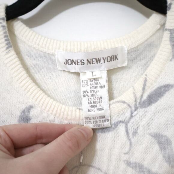 Vintage Jones New York Angora Wool Soft Floral Beaded Sleeveless Sweater M 80s - Picture 3 of 6